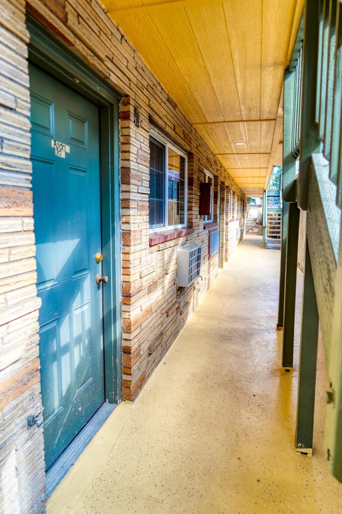Budget Inn The Dalles Bagian luar foto