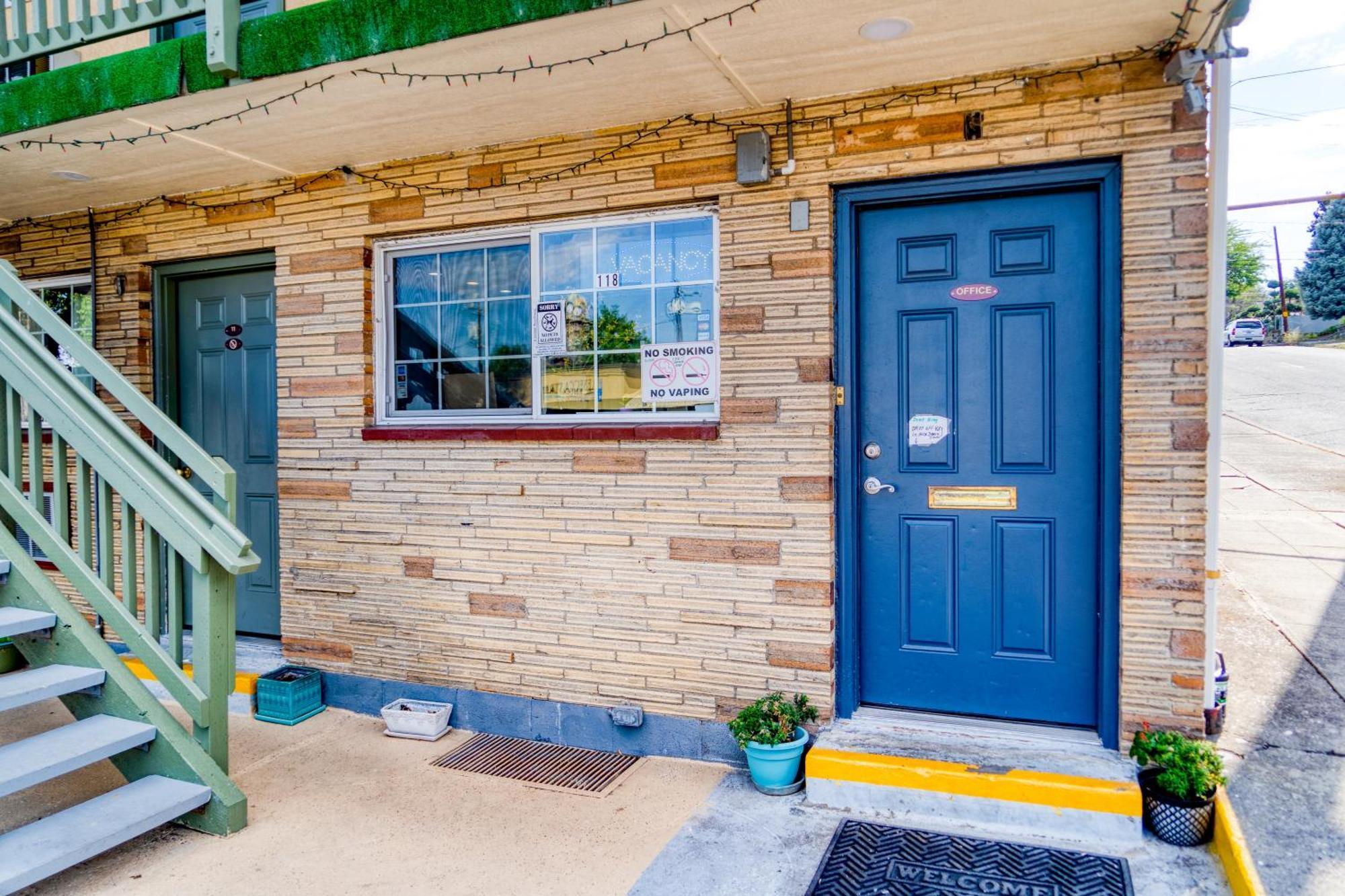 Budget Inn The Dalles Bagian luar foto
