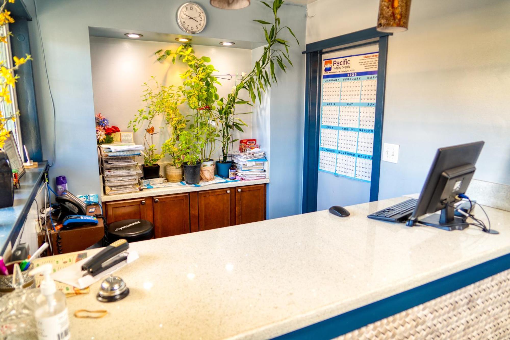 Budget Inn The Dalles Bagian luar foto